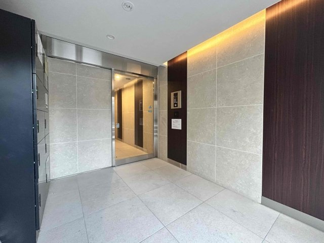 クレヴィスタ新小岩 エントランス