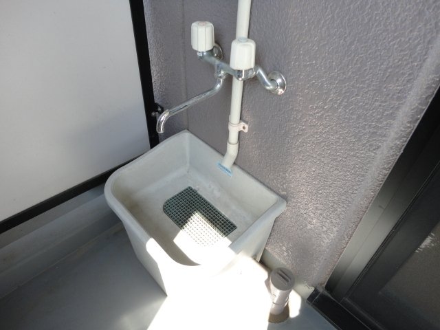 ディア フレンド ＫＯＩＺＵＭＩ206号室 バルコニーシンク