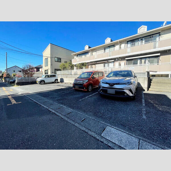 セジュールちづる 駐車場