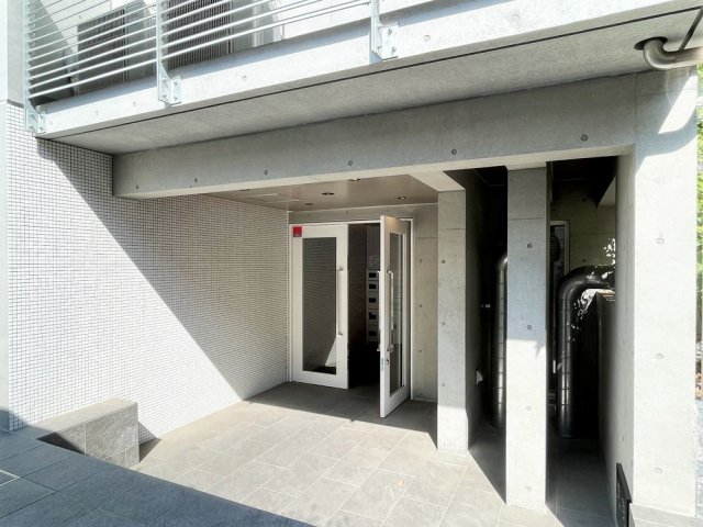 Ｌａｃｈａｒｉｔｅ大岡山302号室 エントランス