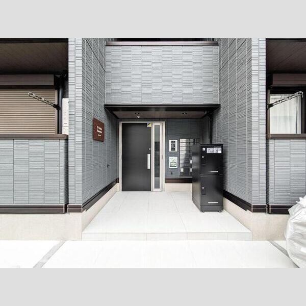 D Paina Kannon101号室 エントランス