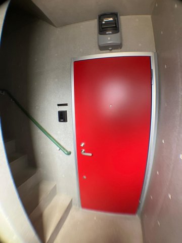 Bellevue石名坂 頑丈な玄関ドアで安全確保、ワンフロア１室でプライベート満喫