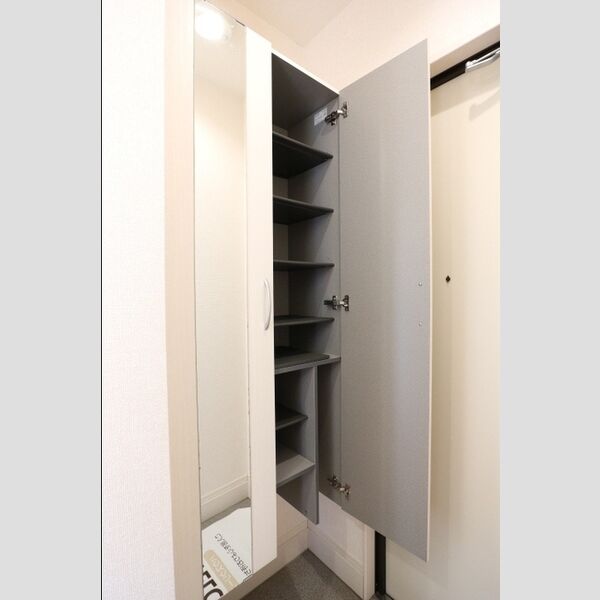 ボナール酒井根　Ⅰ号棟 シューズボックス