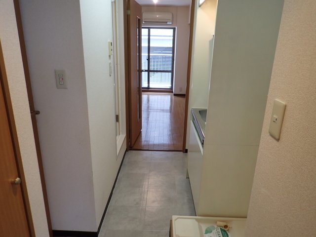 メゾンエクレーレ新宿西戸山 玄関