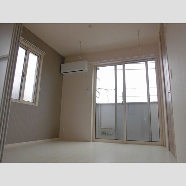 プラムブロッサム　イースト202号室 洋室4帖