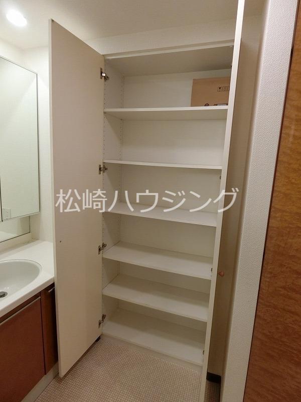 ディアクオーレ中野文園 収納