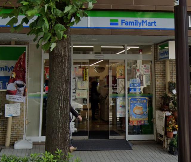 ラパンドール 【コンビニエンスストア】ファミリーマート 文京白山駅前店まで93ｍ