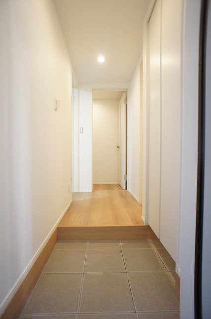 クオーレ田喜野井0105号室 広々玄関廻り