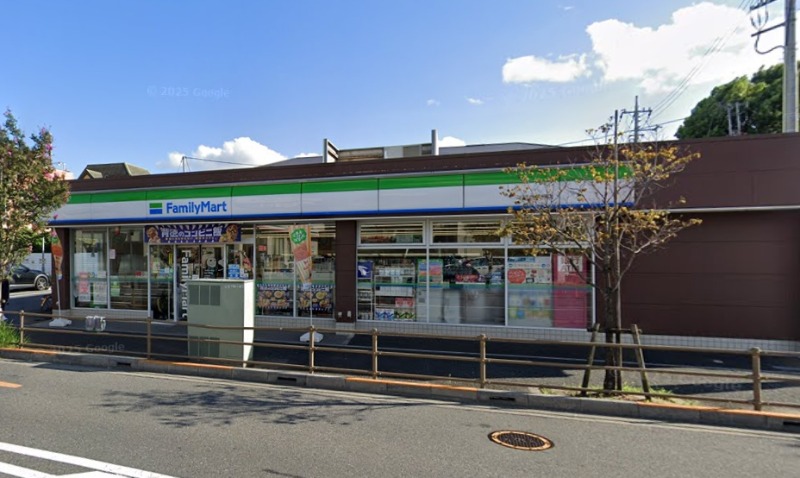 プラム梅島Ａ1階 ファミリーマート足立平野店