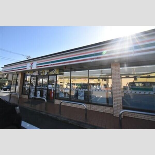 ドエルSEN Ⅰ203号室 セブンイレブン秦野渋沢2丁目店