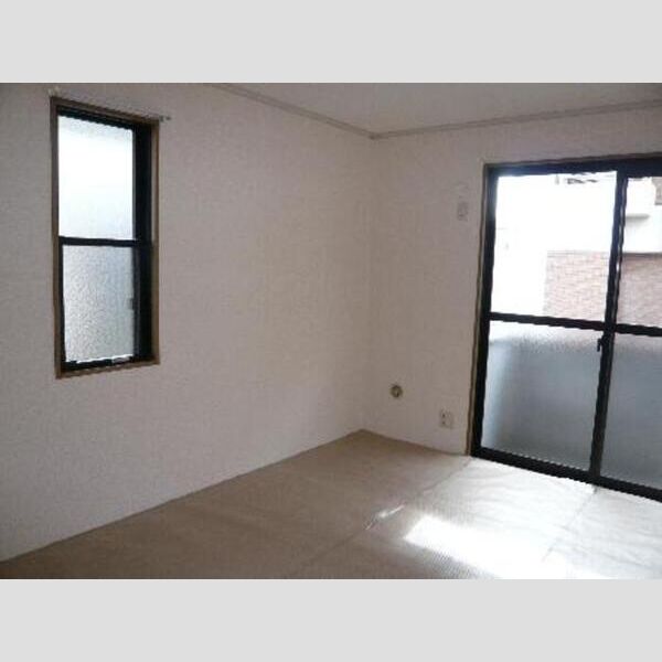 日の出第一秋新ハイツ101号室 和室