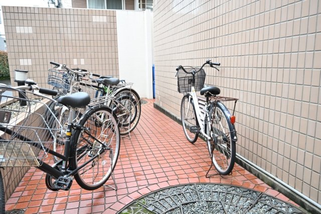 ルーブル氷川台3階 駐輪場