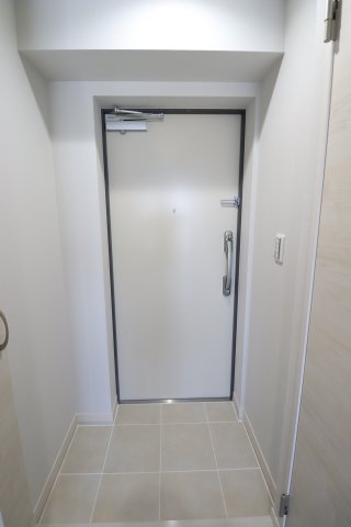 ジェノヴィア西川口Ⅱ0102号室 玄関