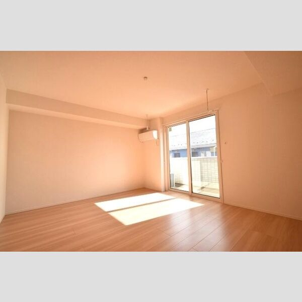 Lupinus　A棟 南向き12.6帖LDK