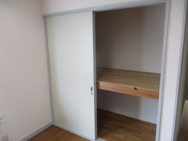 ハイツエトワール2階 収納