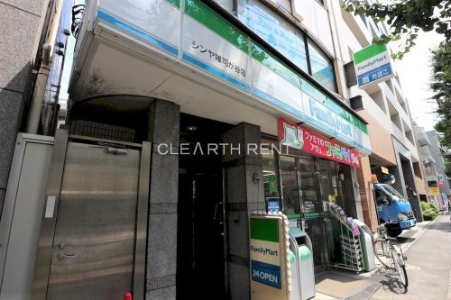 パレステュディオ目白8階 【コンビニエンスストア】ファミリーマート シンヤ雑司が谷店まで775ｍ