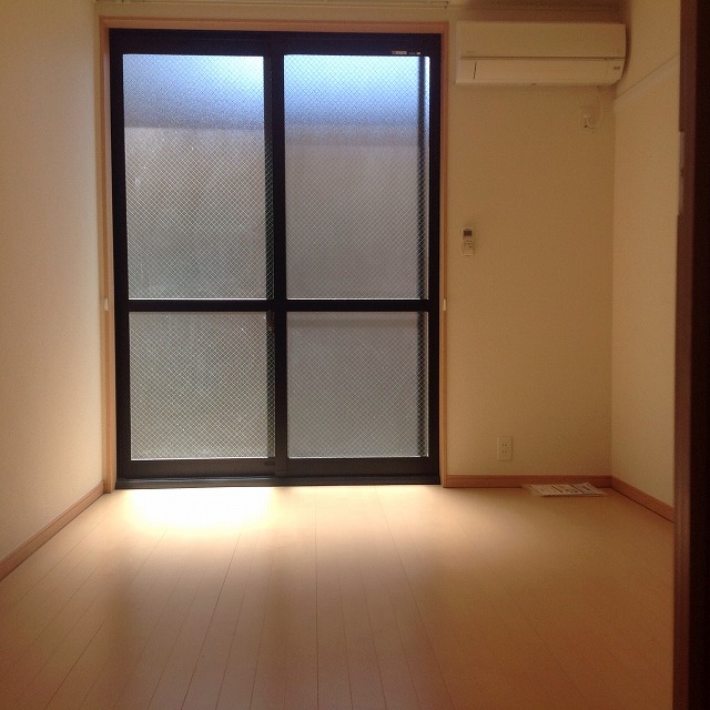 レオパレスリモーネ６ 備品は部屋毎に異なります。１Ｆのみフローリング