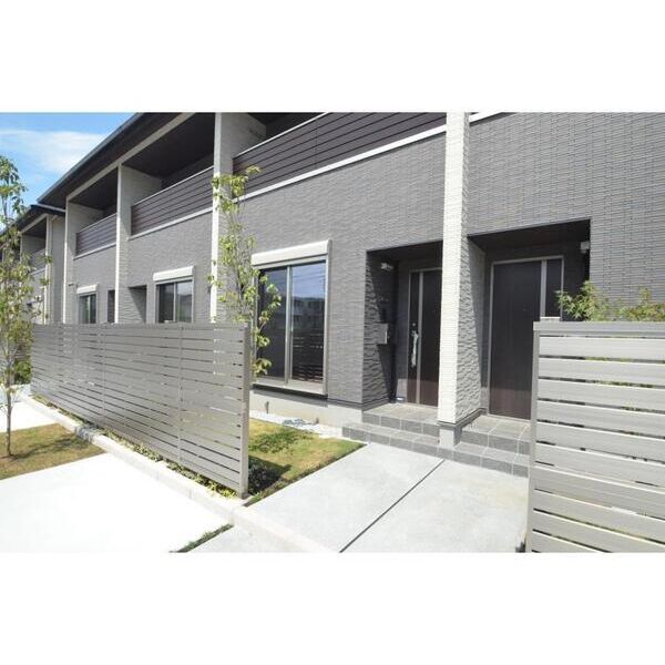 J　Wing　East/WestE EA号室 エントランス