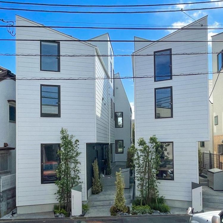 祖師谷アパートメントE3階 エントランス