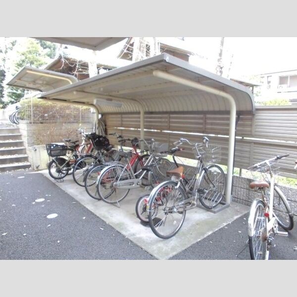プリムヴェール　十番館 駐輪場