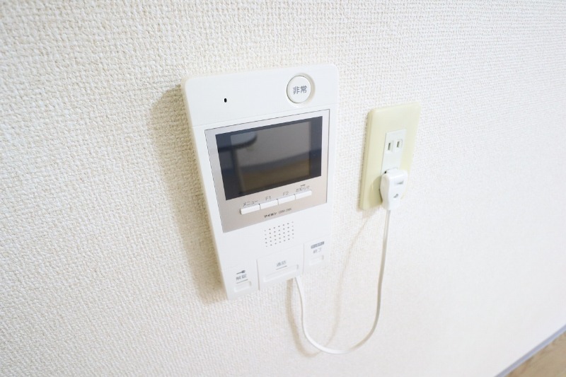 サンガーデン元郷B3階 ☆安心のモニター付きインターホン