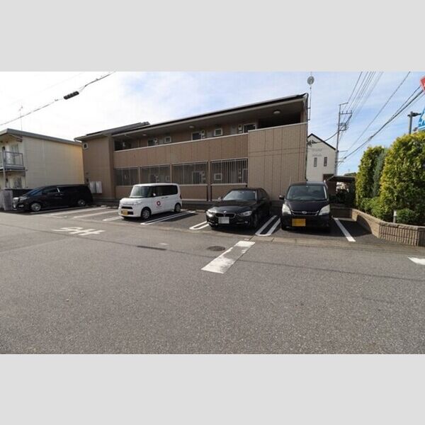 クレールコート 駐車場