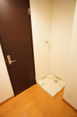 リブリ・エムール1階 洗濯機置き場