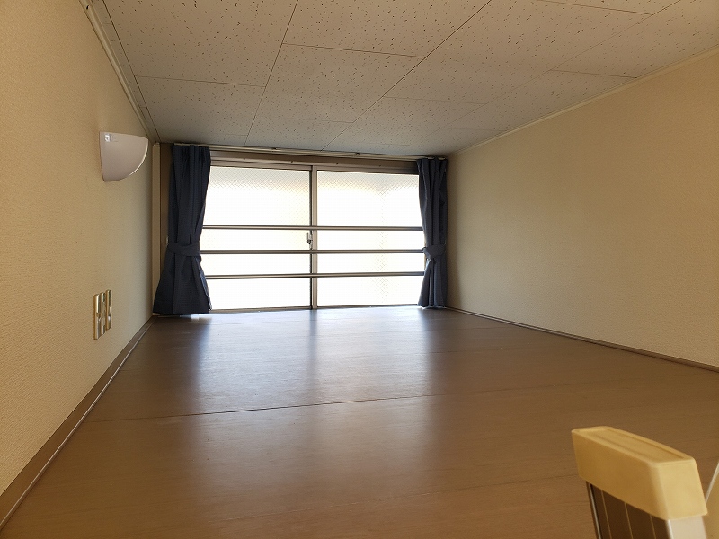 レオパレスプラティＡ 内観