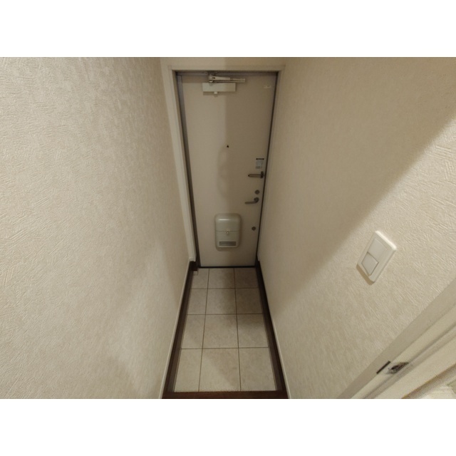 サニーグレイス国立 玄関