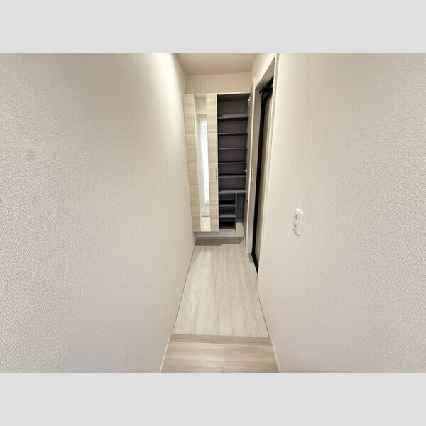 サリサ.l201号室 玄関