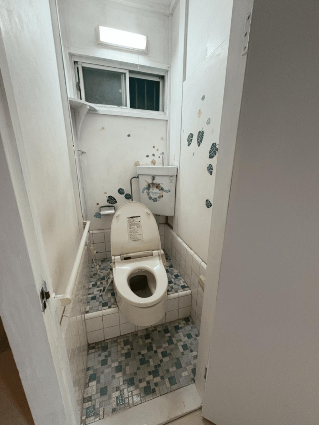 船橋市新高根5丁目戸建 温水洗浄便座付きのトイレです