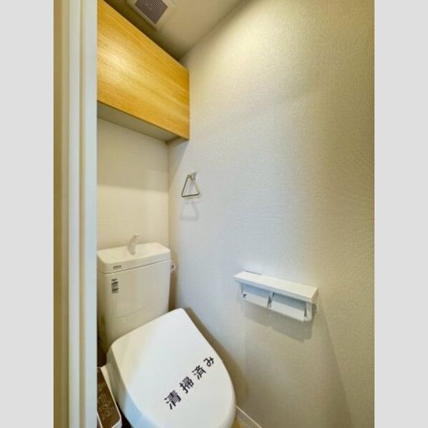 コーポふじA105号室 トイレ(温水洗浄便座)も新品!上部には棚あり♪