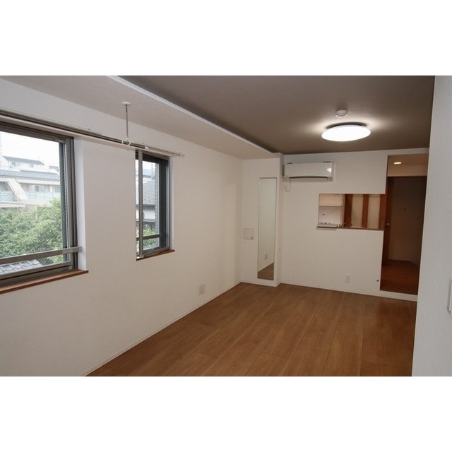 メイクスデザイン用賀0306号室 リビング