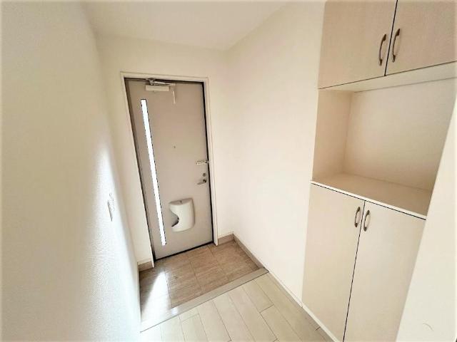 エマーソン上星川102号室 玄関