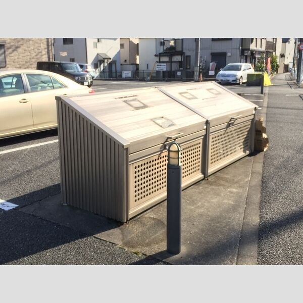 グラシアスナガヌマ　Ⅱ101号室 共用ゴミ置き場(専用ボックスが設置されています)