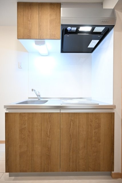 リタ王子神谷 システムキッチン（2口IHコンロ）