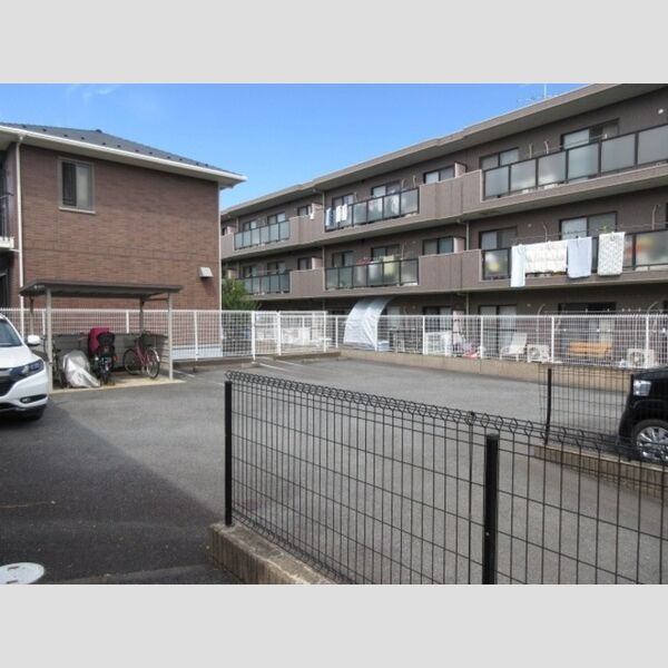 ユーカーサ 敷地内駐車場※要空確認