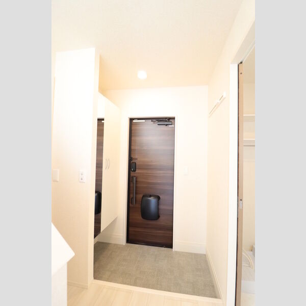 アプリコーゼ　C 玄関