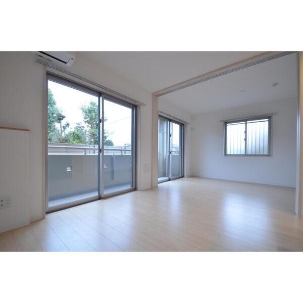 ジェメリフェリオ武蔵野N101号室 リビング