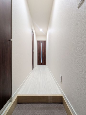 クオリアⅡ102号室 玄関