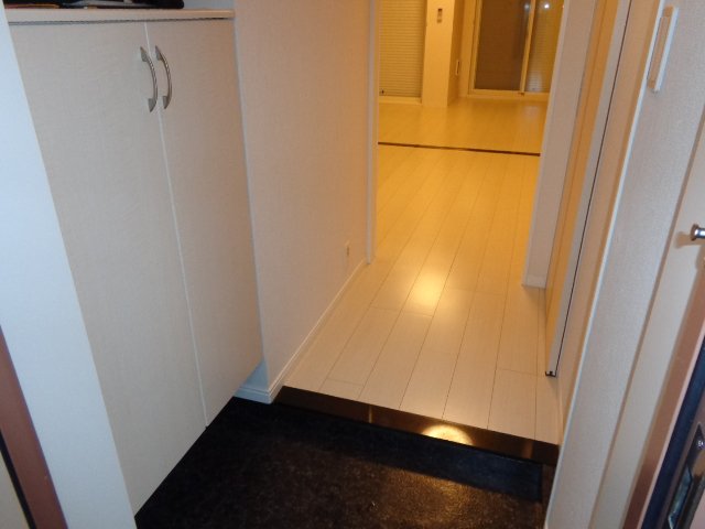 グランエスポワール 玄関