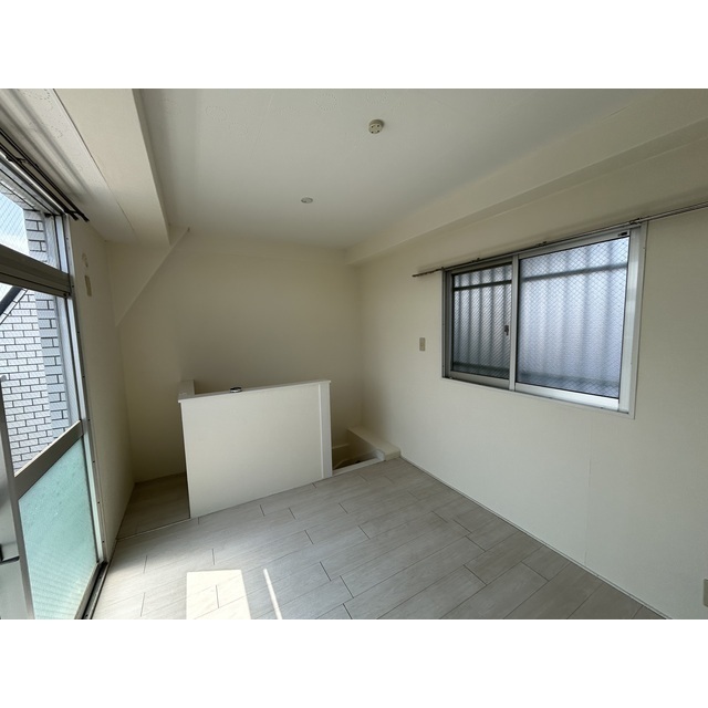 第5新井ビル 内観