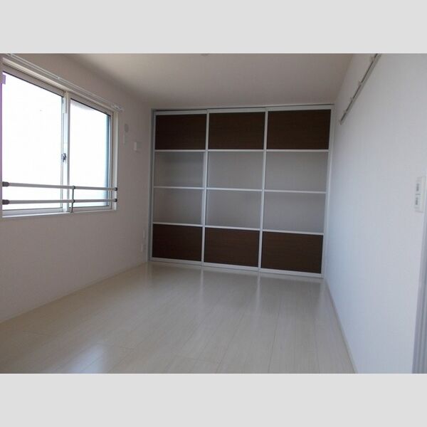 ハイム羽沢十番館205号室 洋室6帖