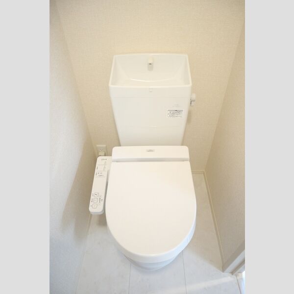 エンペラー　A103号室 温水洗浄便座