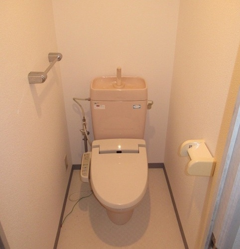 ライオンズヒルズ松戸 トイレ　内装後　※2019年5月撮影