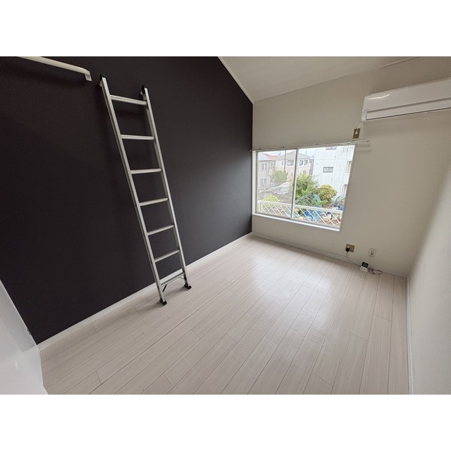 サニーサイド三田南B リビング