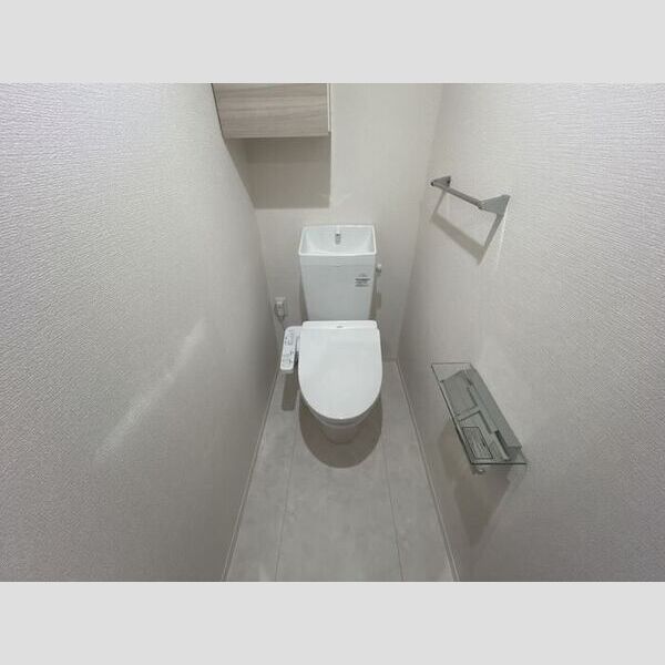 セレスティア加賀 201号室　トイレ