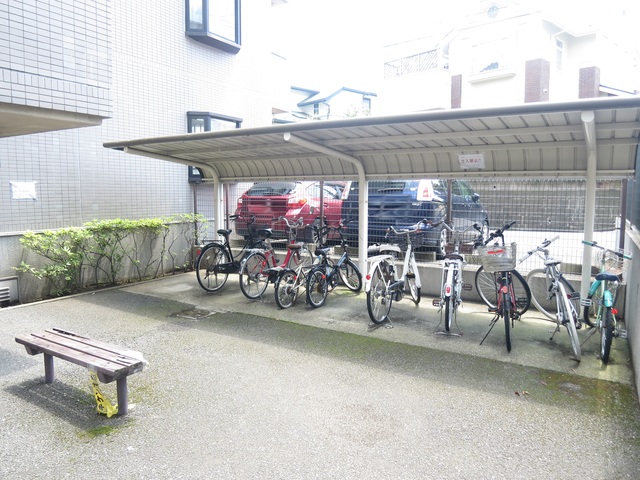ボヌール西ヶ岡0401号室 駐輪場　※実際の使用状況とは異なります(現況優先　