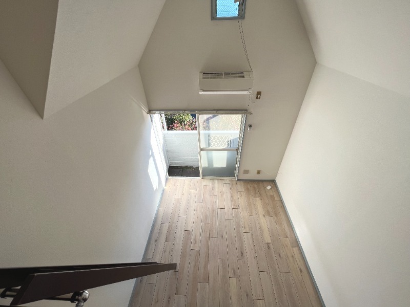 コリーヌ・F2階 内観