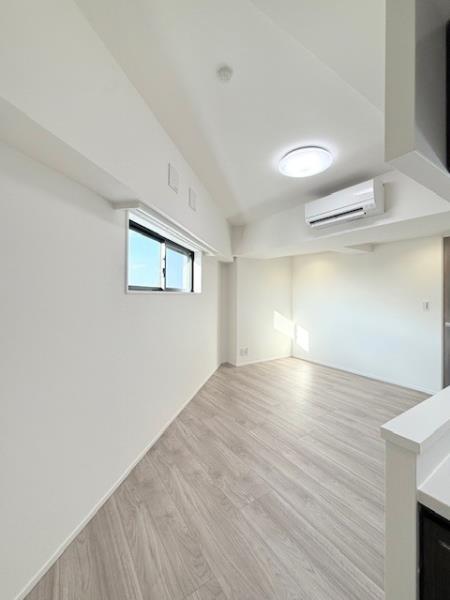 エレミ本蓮沼10階 リビング